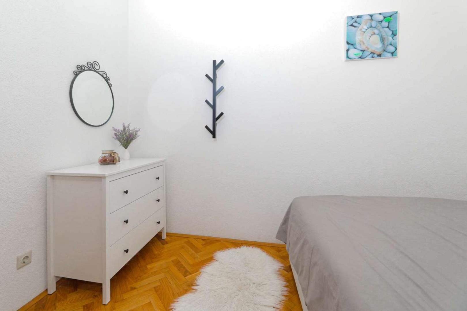 Apartments Lovric Трогир Экстерьер фото