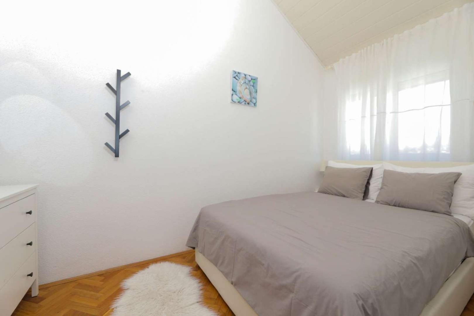 Apartments Lovric Трогир Экстерьер фото